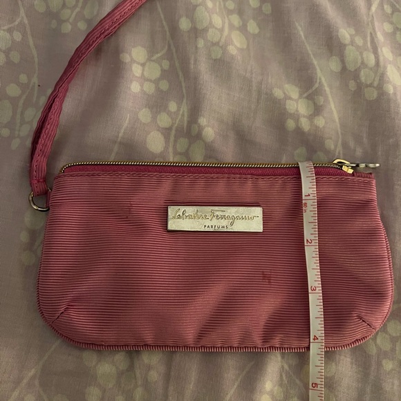 Salvatore Ferragamo wristlet - Picture 3 of 8